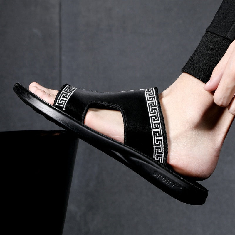g uuci_ dior_looking slides_ what are_ black_sandals for men-unisex