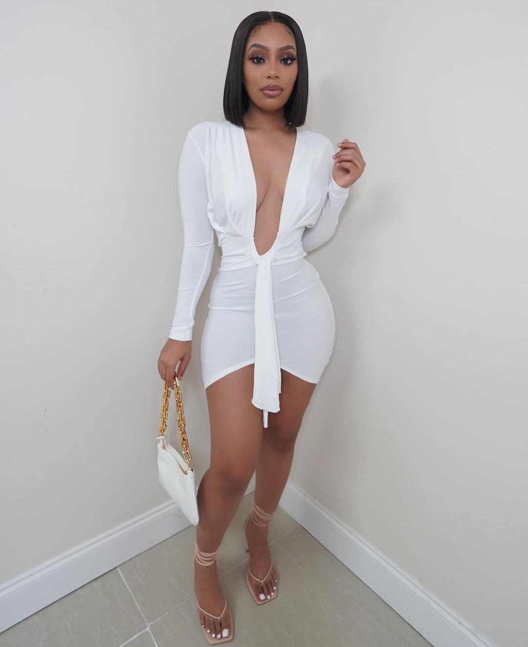 Sonya Deep V Long Sleeve Bodycon Mini Dress – ENE TRENDS